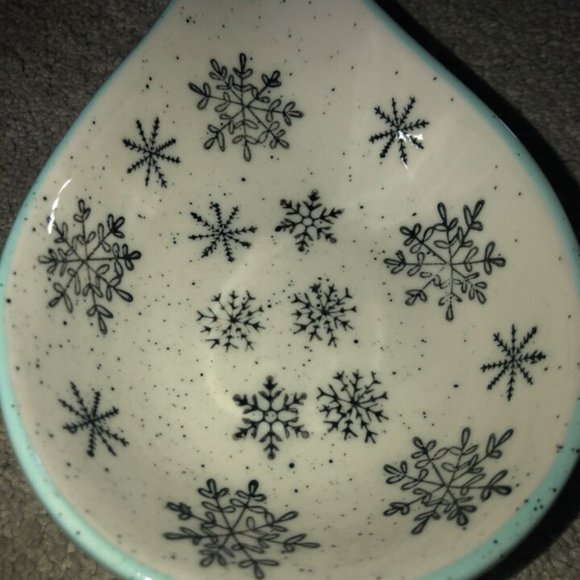 Meritage Spoon Rest Snowflakes Print - Picture 10 of 10